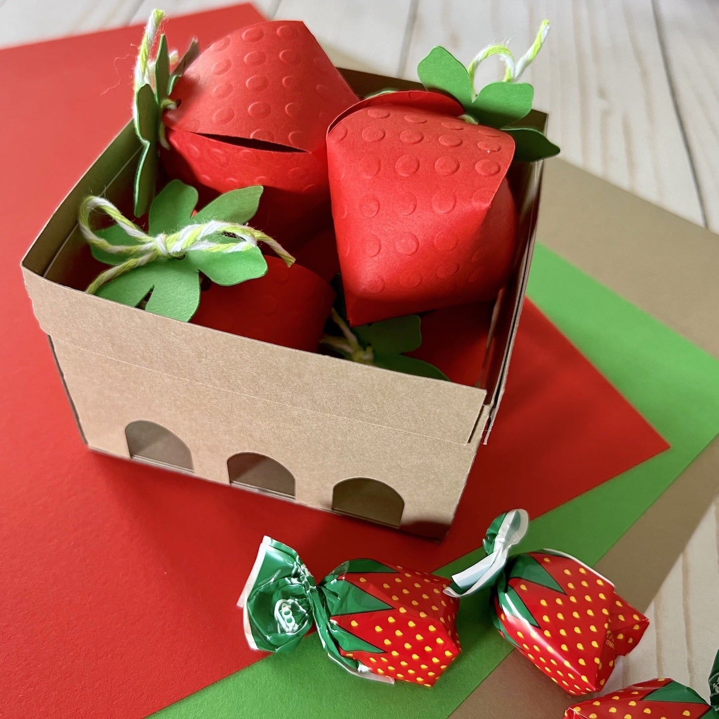 Lessebo Colours Cardstock Strawberry Basket